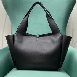 d05ae65b-83b1-4b7c-963e-