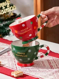 Tazza da caffè, tè e latte a forma di casa di pan di zenzero