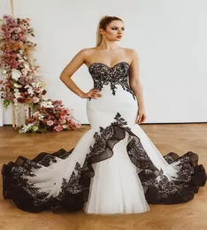 green emerald velvet dress Long Sleeves Halloween Wedding Dresses Black Appliqued Bridal Dresses AWD1638