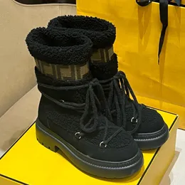 Stylish Womens Heeled Snow Boots Chic Leather Winter Ankle Boots