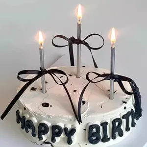 44 Anni Di Compleanno. Numero Con Candela Festosa Per Torta Di Compleanno Illustrazione Vettoriale - Illustrazione di congratulazione, fumetto: 81156719