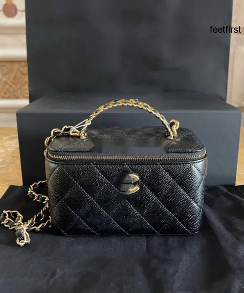 2024 Advanced New Diamond Woven Chain Portable Shoulder Messenger Bag Niche Mini