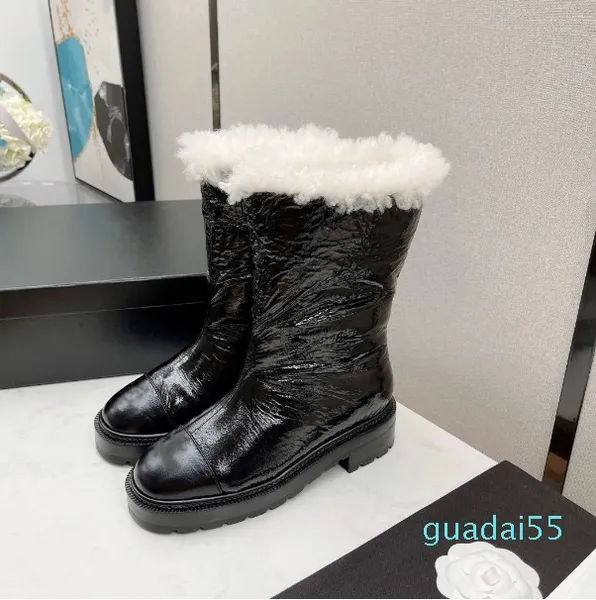 2024 High-end quality Fashion Sheepskin wool all-in-one snow boot temperament ladies short slip-on flat