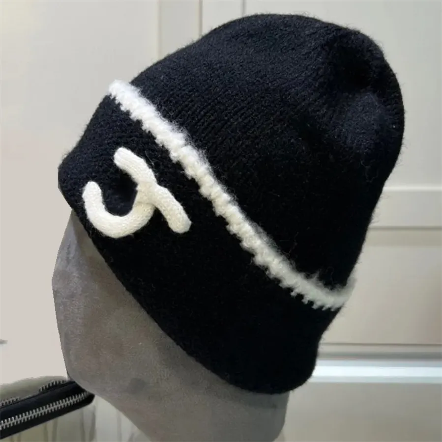 Take A Look About University Of Washington Beanie