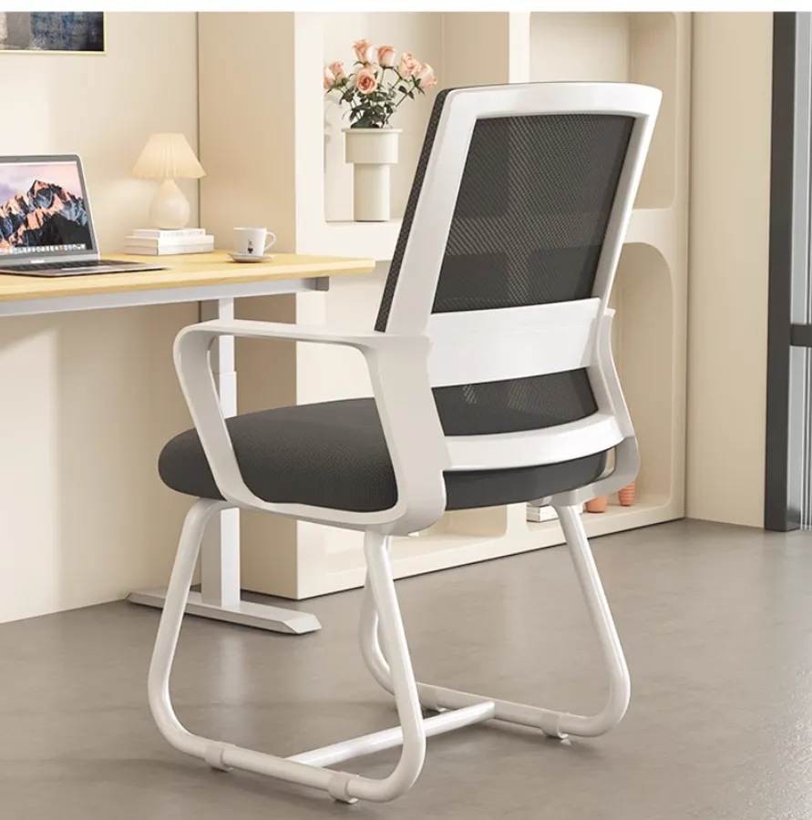 Affordable chairs that deliver comfort and style: best budget desk
