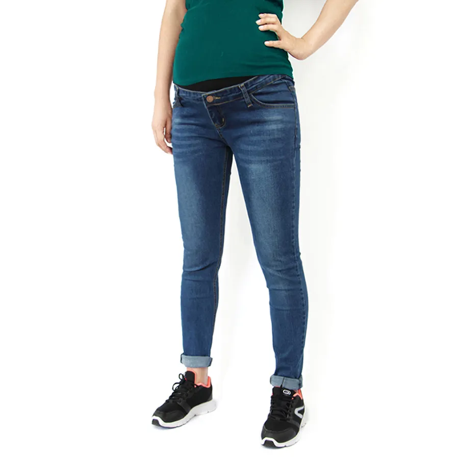 Affordable choices for the best petite jeans brands with perfect