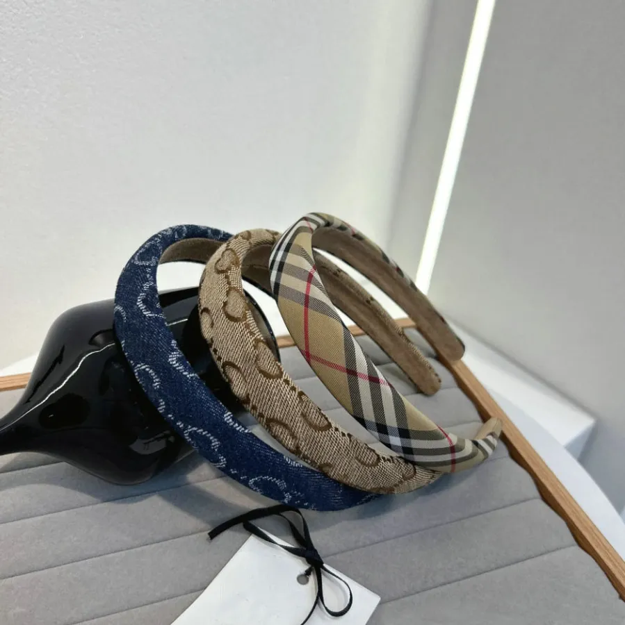 Hairband vs Headband: Are they *really* the same thing, or am I