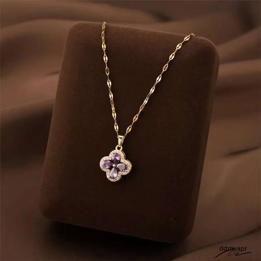 Four-Leaf Clover Necklace or Brooch: Which lucky charm should I