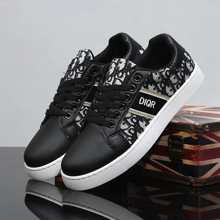 Derrick Rose Top 10 Dunks That Show His Legendary Game Moves - Main Image