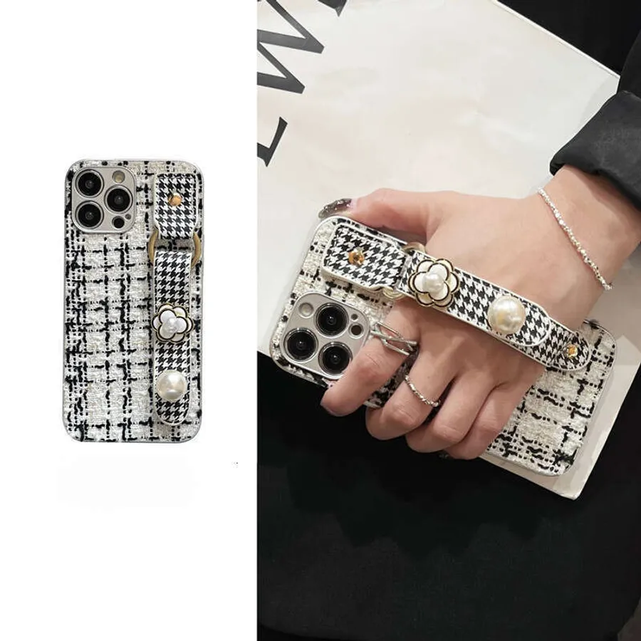 Houndstooth vs Leather iPhone Case: Which is actually more durable