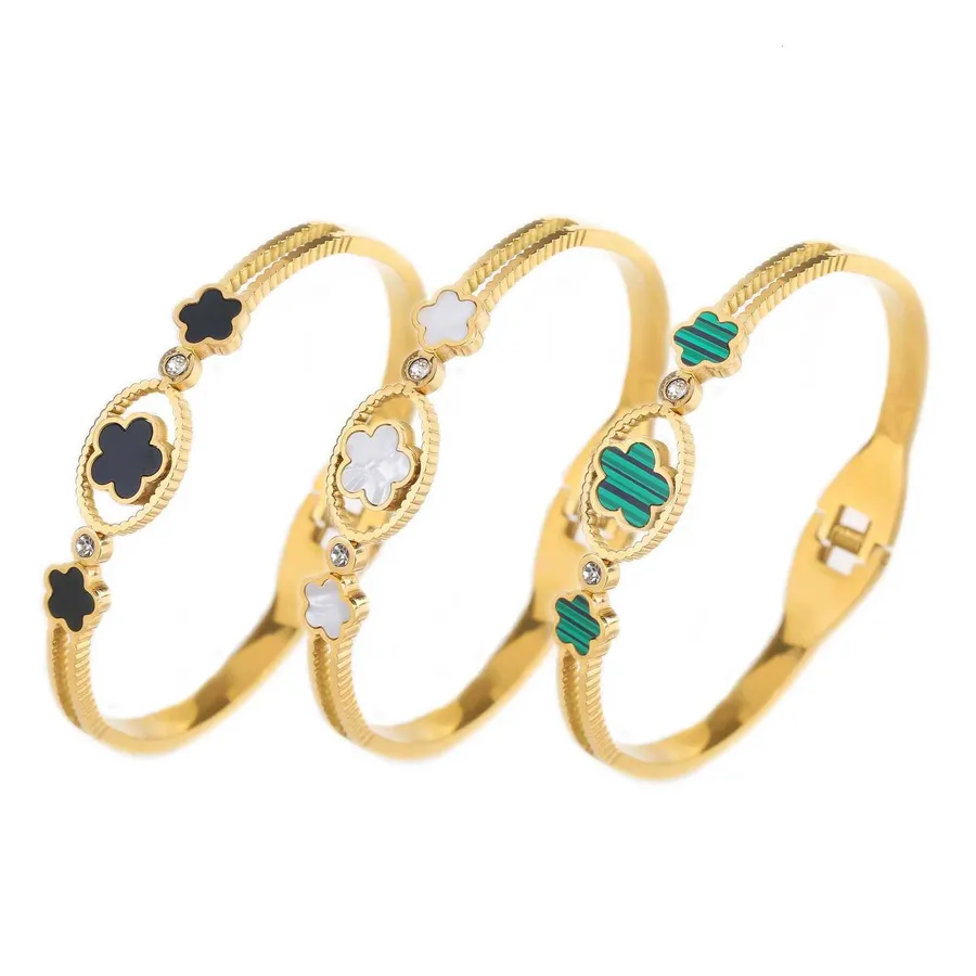 Chunky bangles vs. delicate bangles: Are chunky bracelets cheugy, or ...