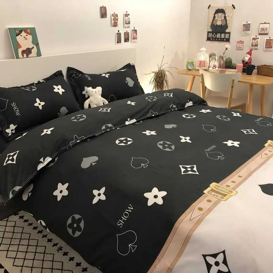 Cartoon vs plain bedding: is cartoon bedding childish, or just fun ...
