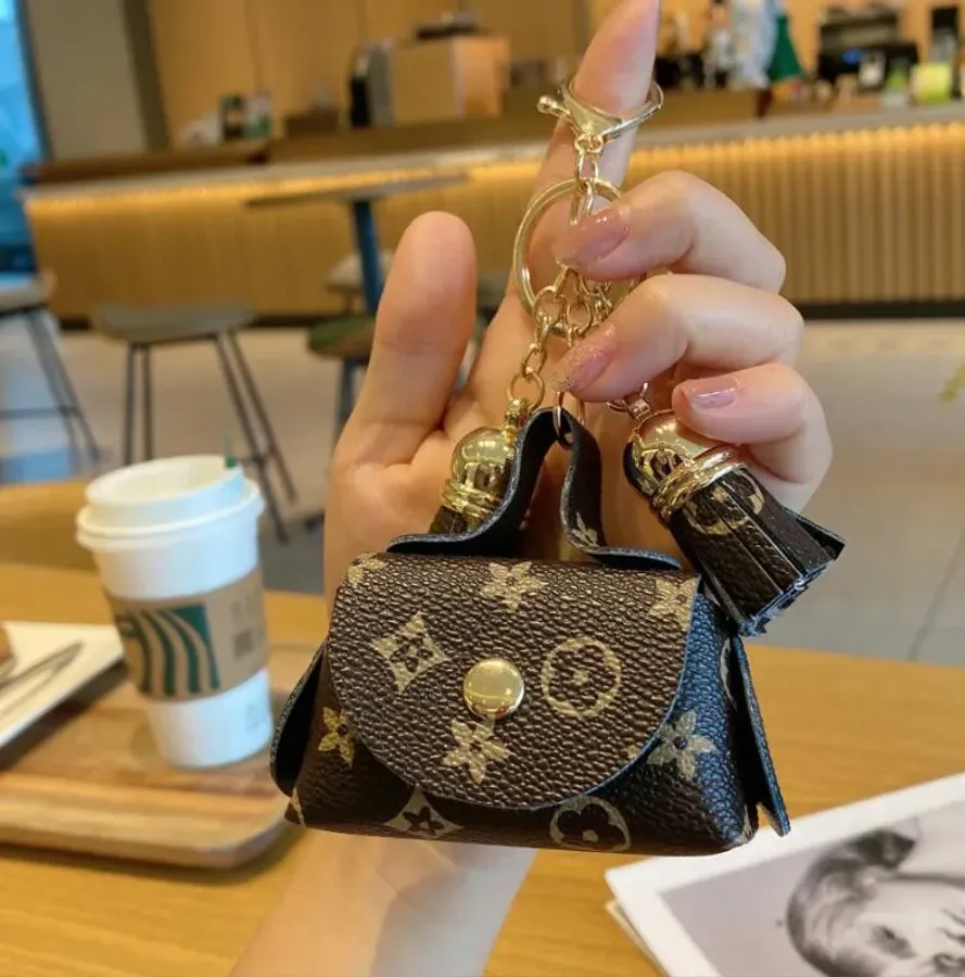 Silk Scarf Keychain vs Tassel Keychain: Which one is trending on