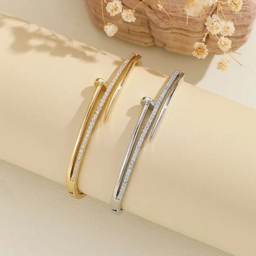 Zirconia vs Diamond Bracelet: Is it worth splurging on real