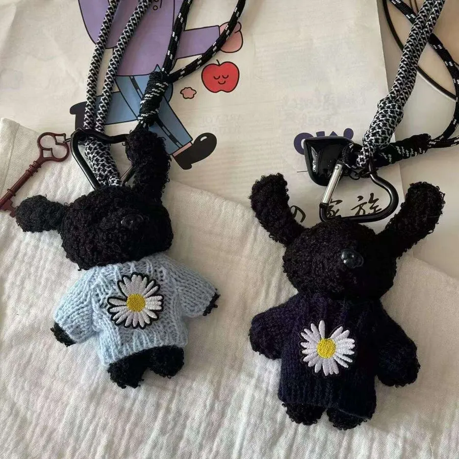 G-Dragon keychain vs BTS keychain: Which fandom has the cooler