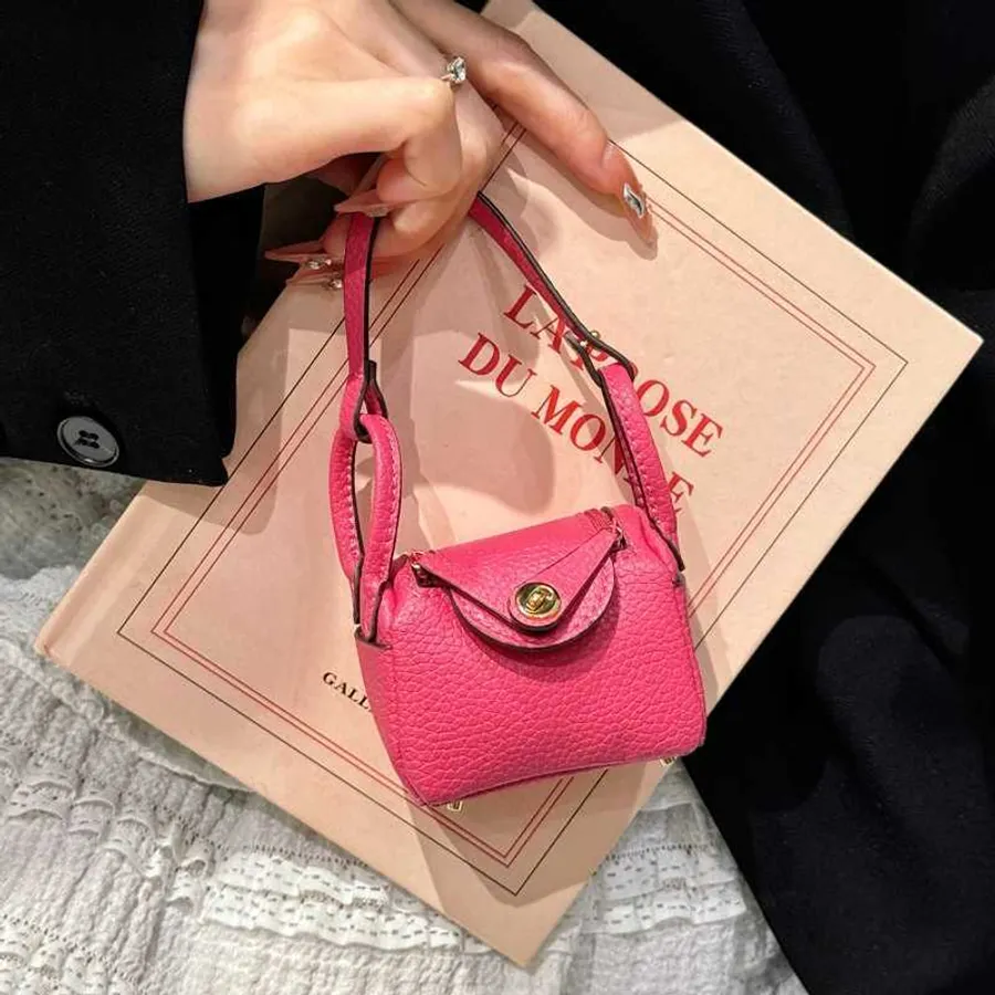 Mini Leather Bag Earbud Case: Are you really getting more for