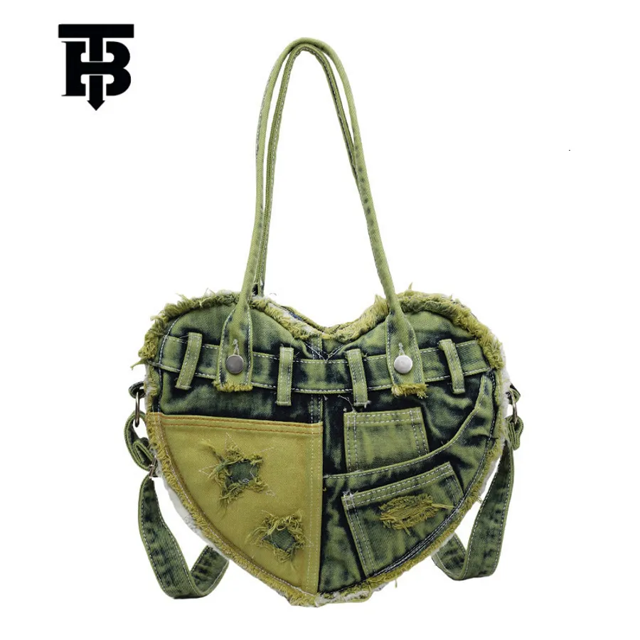 Crossbody vs Clutch: Does a smaller bag *really* hold you back