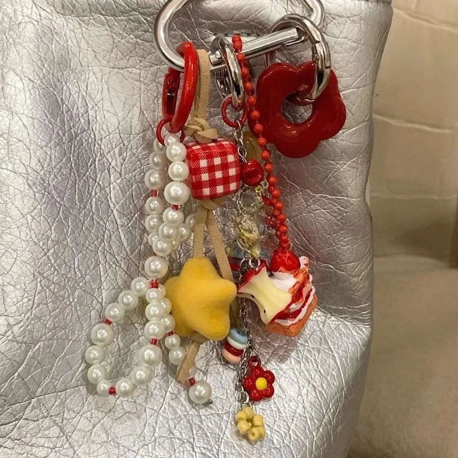 Red Keychain Bracelet Blue Keychain: Does Color Matter More