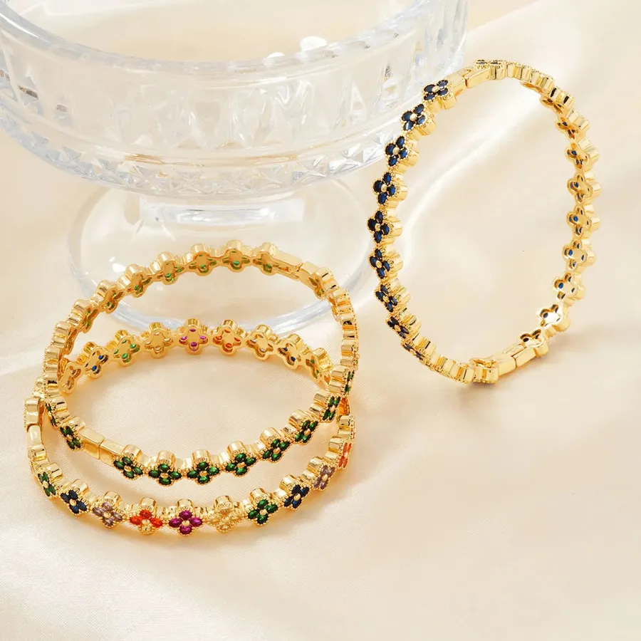 Chunky bangles vs. delicate bangles: Are chunky bracelets cheugy, or ...