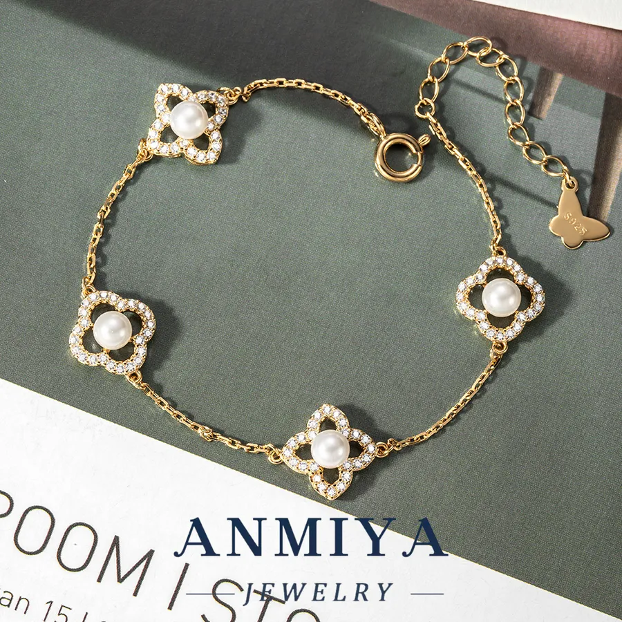 Is buying a silver jewelry set cheaper than piecing together - Main Image