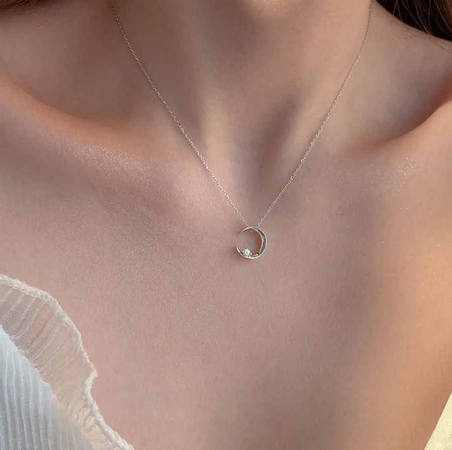 Moon Star Necklaces: Are Moon Pendants Overrated? Smart