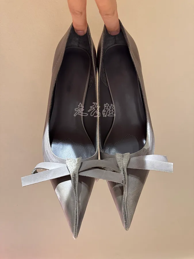 Clash Royale Pumps Bow Clash Of Clans Archer Queen Gold Statue - Main Image