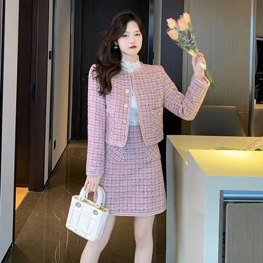 Free Shipping vs Paid Shipping on Jackets: Are You Really Saving