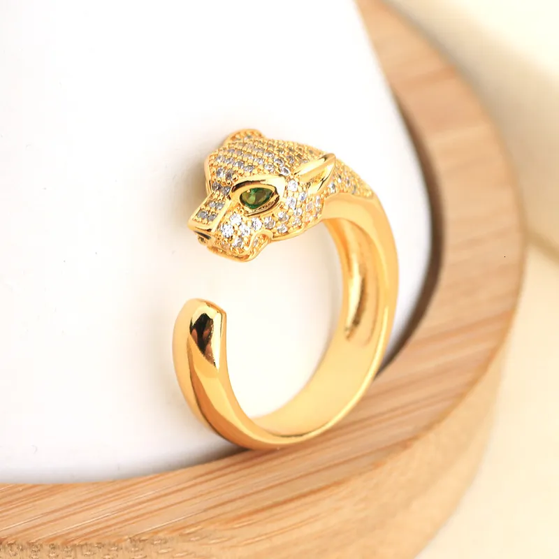 Antique Gold-Plated Zinc Alloy Leopard Head Ring with Orange Konerupine ...