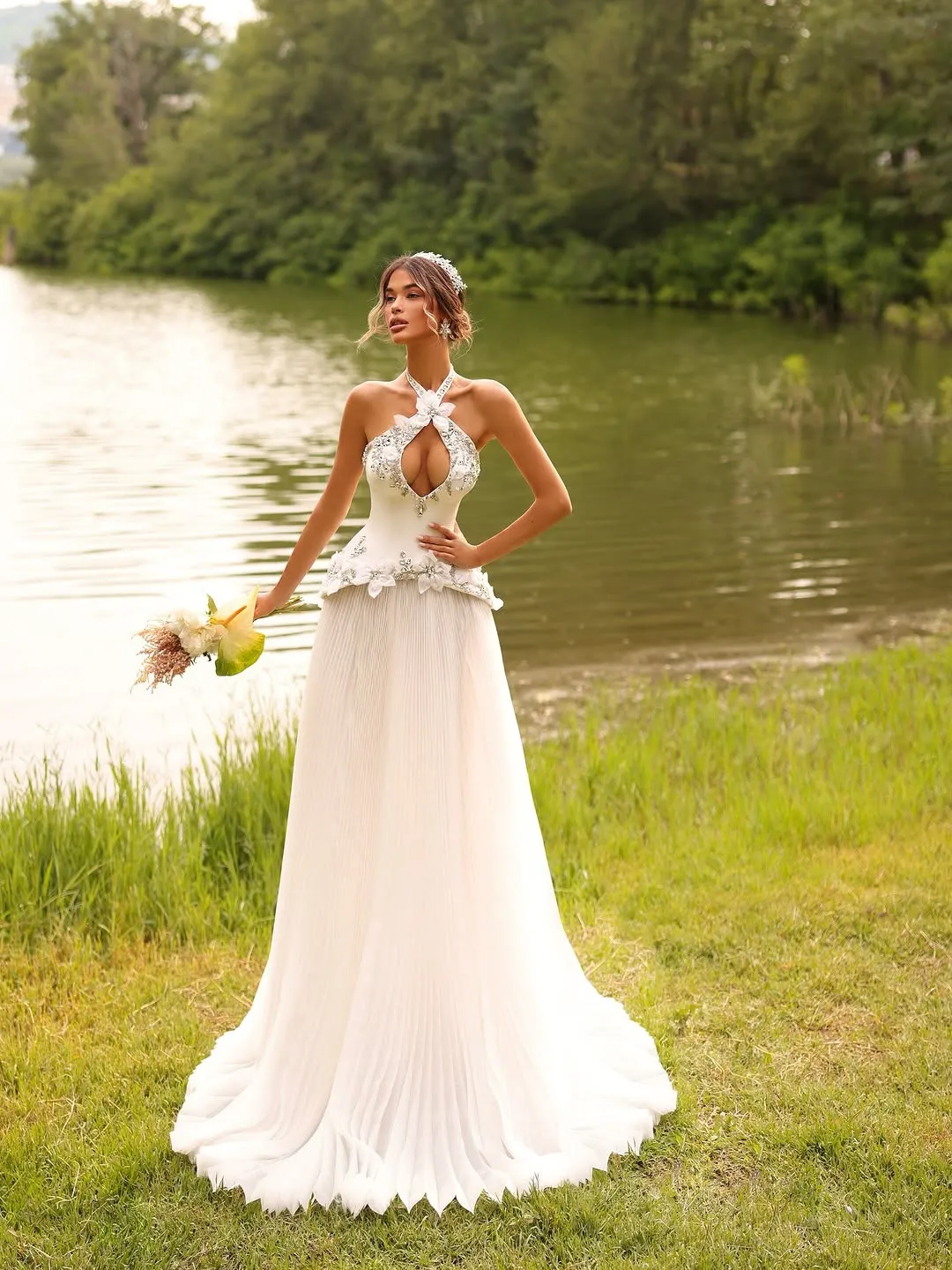 Fashion A Line Wedding Dress For Women Halter Neck... From 200,72  | DHgate