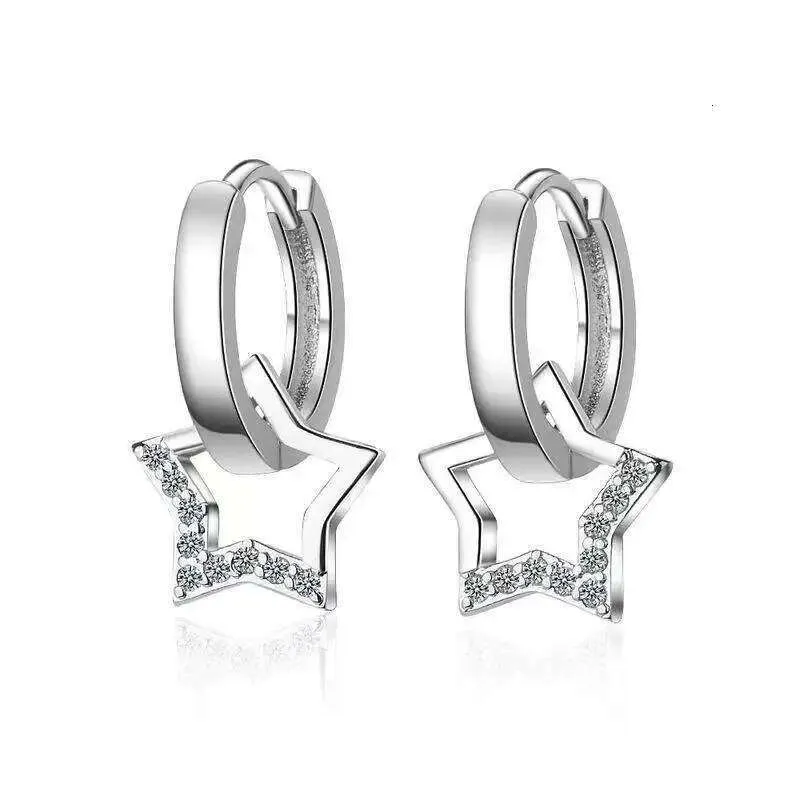Piccoli orecchini a lobo a stella in argento e zirconi donna_voghion.com