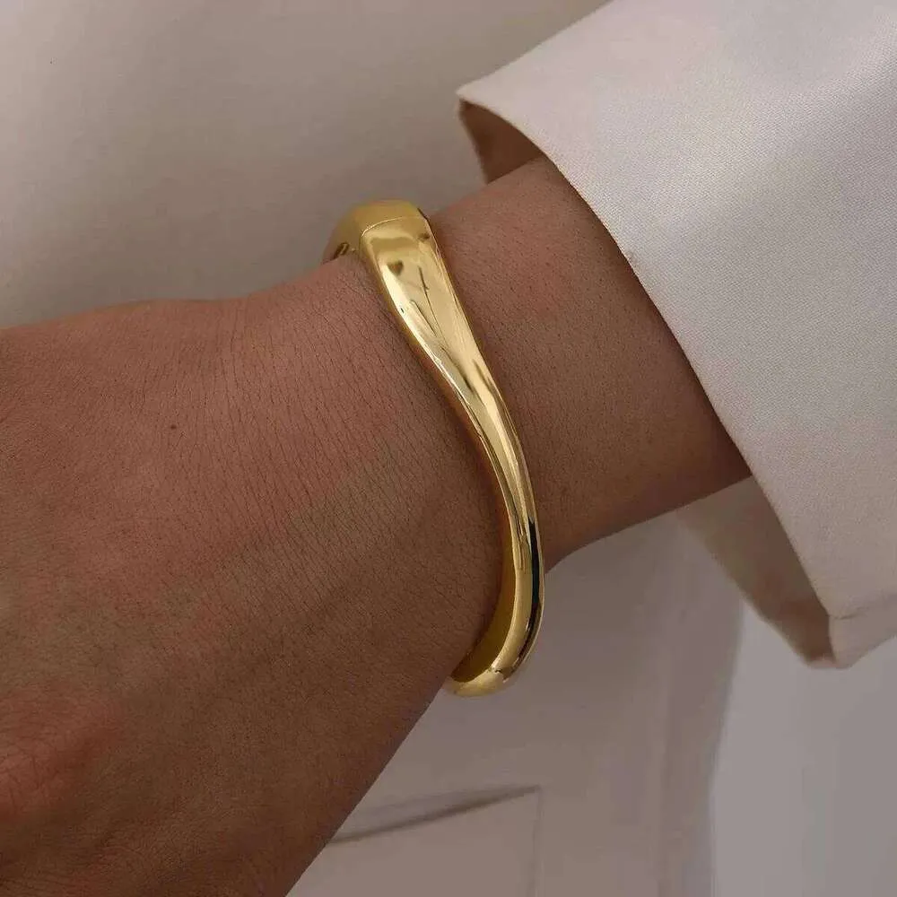 Minimalist Gold Chunky Cuff Bangle For Women Elegant Open Bracelet_voghion.com
