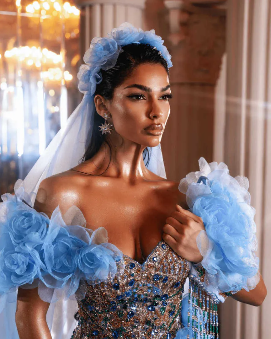 prom dresses dubai online Exquisite African Dubai gold evening gowns with Shiny Sleeveless Design, Detachable Train, Beading Crystal Embellishments, and Formal Party Gown Style