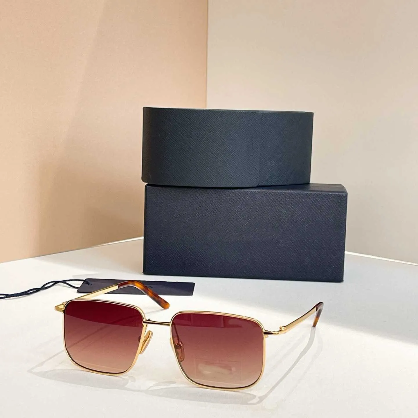 Metal rectangle sunglasses with PC frame and UV400 