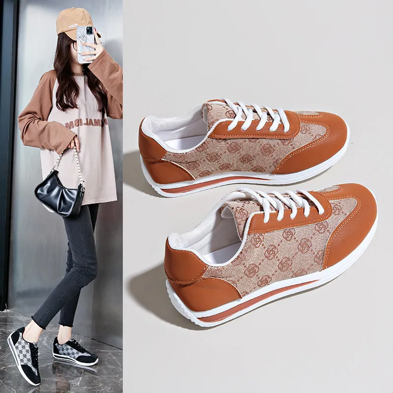 Fitnessschoenen voor dames met bruine monogramprint en veters_voghion.com