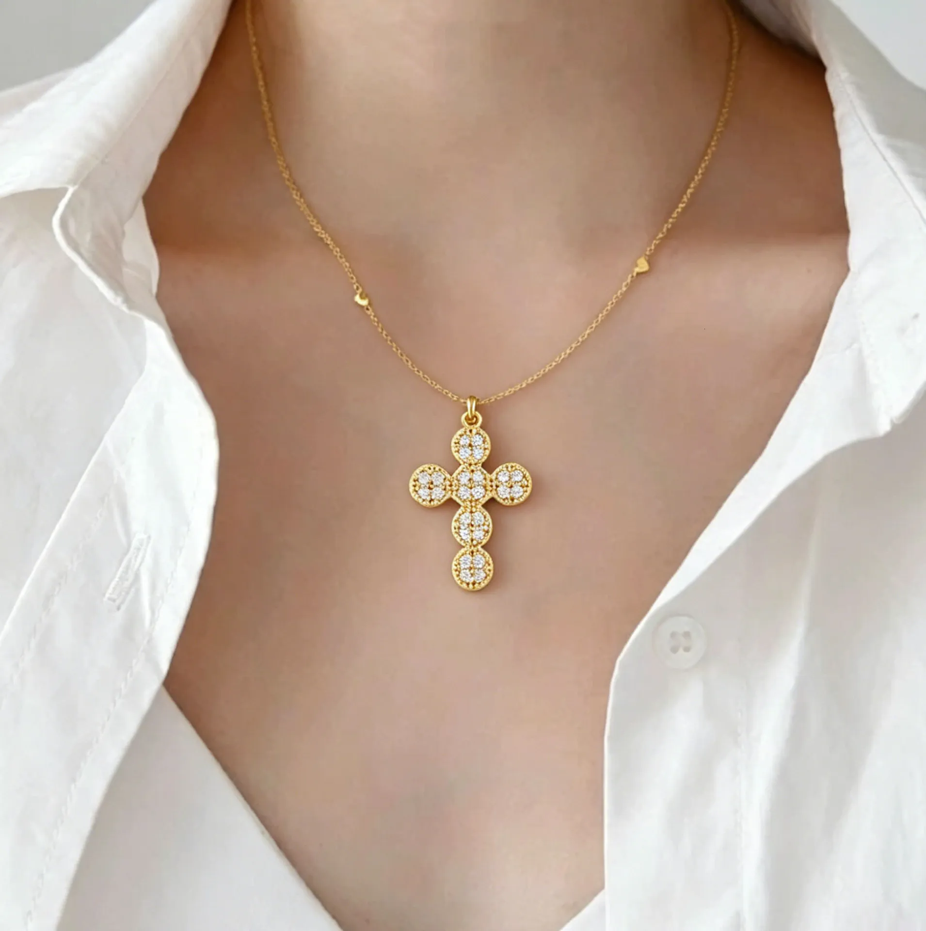 20226 New Model Copper Micro Inlaid Cross From