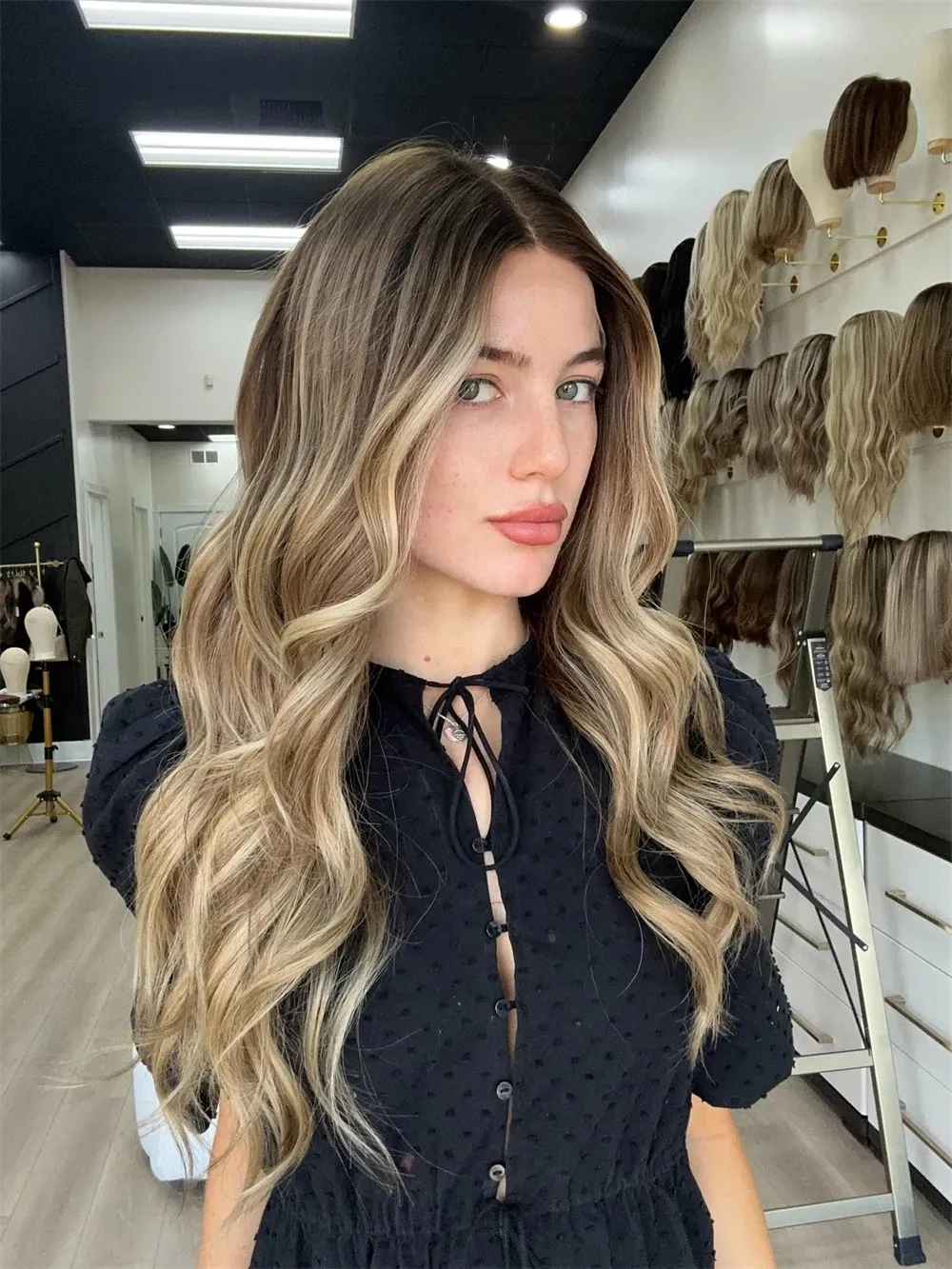 Lace Front Human Hair Wig Highlight Ombre Body Wave 200 Density Glueless Honey Blonde Ombre Highlight Wigs Body Wave Lace Front Wigs  main image 3