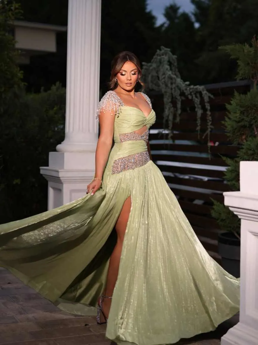Plus Size A Line Evening Dresses Spaghetti Strap Crystal Tassel Side Split Engagement Prom Dress Customized Beach Night Party Gowns
