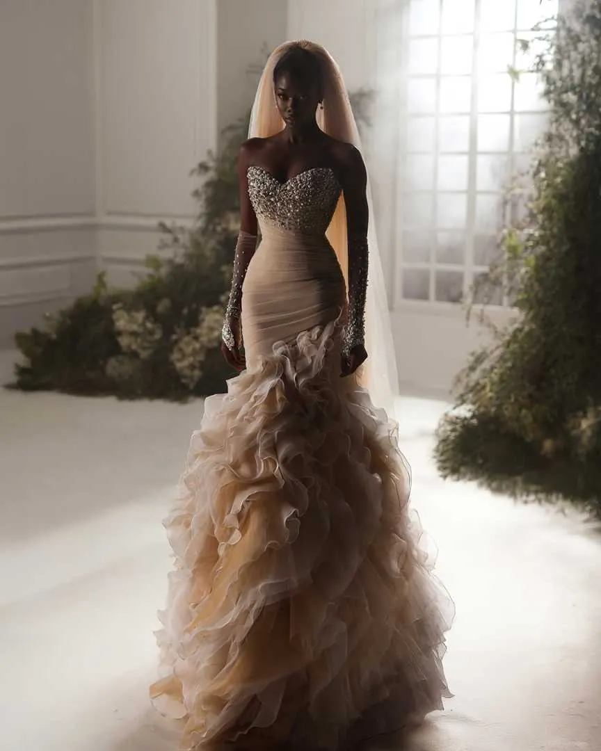ivory and champagne dress Ball Gown Ruffles Lace Wedding Dresses Champagne Wedding Non-Traditional Dresses Tulle With _faire