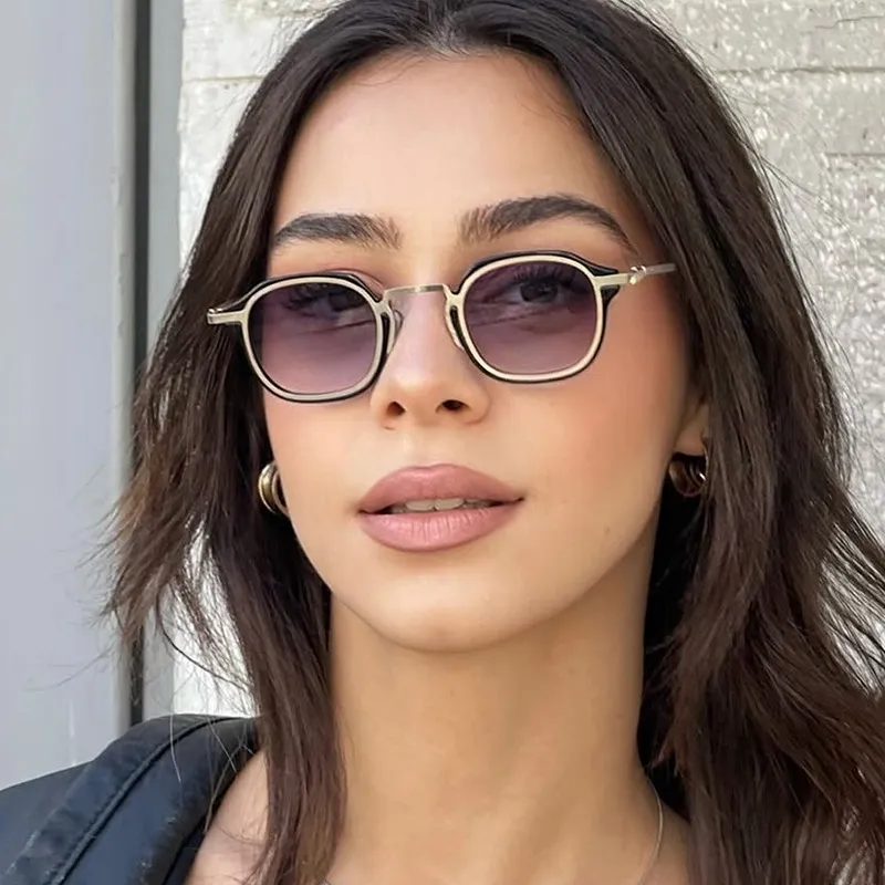 Designer Polarized Round Sunglasses with Alloy Frame and  display picture 2