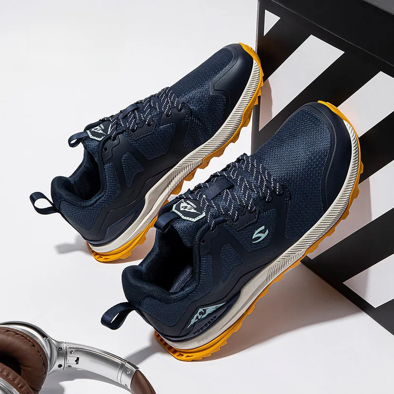 Breathable Mesh Hiking Shoes With Anti Collision Toe Cap And Grip_voghion.com