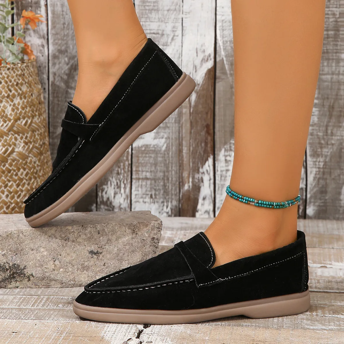 Women's Khaki Suede Pointed Toe Loafers Comfortable Flat Shoes_voghion.com