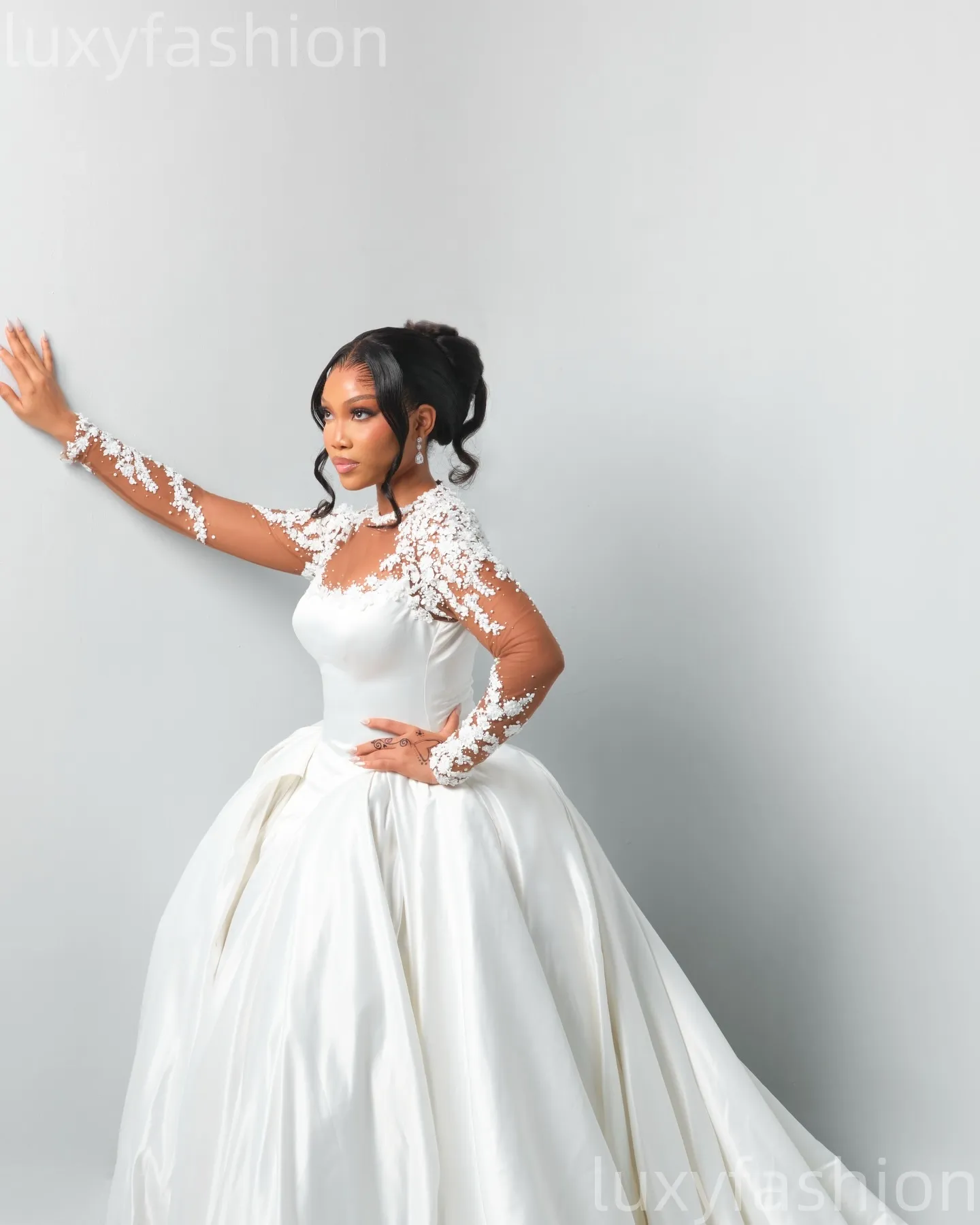 plus size ivory evening dresses Vintage A Line Long Sleeve Wedding Gown With... From Luxyfashion, Rs.22,380.79 red-carpet
