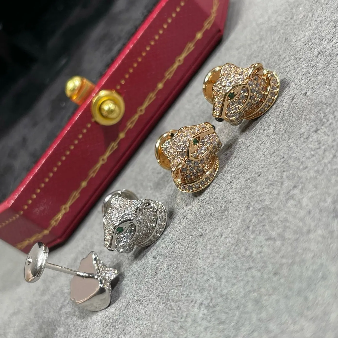 High End Leopard Head Vvs Diamond Earrings With From