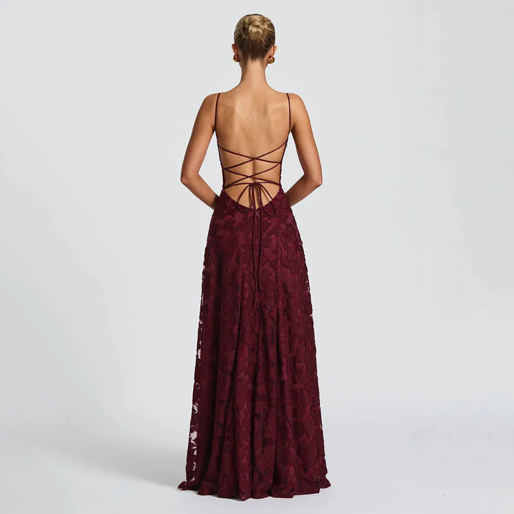 amazon burgundy dress Cross Border European And American... From Ddmysept, Rs.2,384.72 In Bulk PERIWINKLE Vintage Black Velvet V-neck Group Color:rouge Size medium measures 54.25