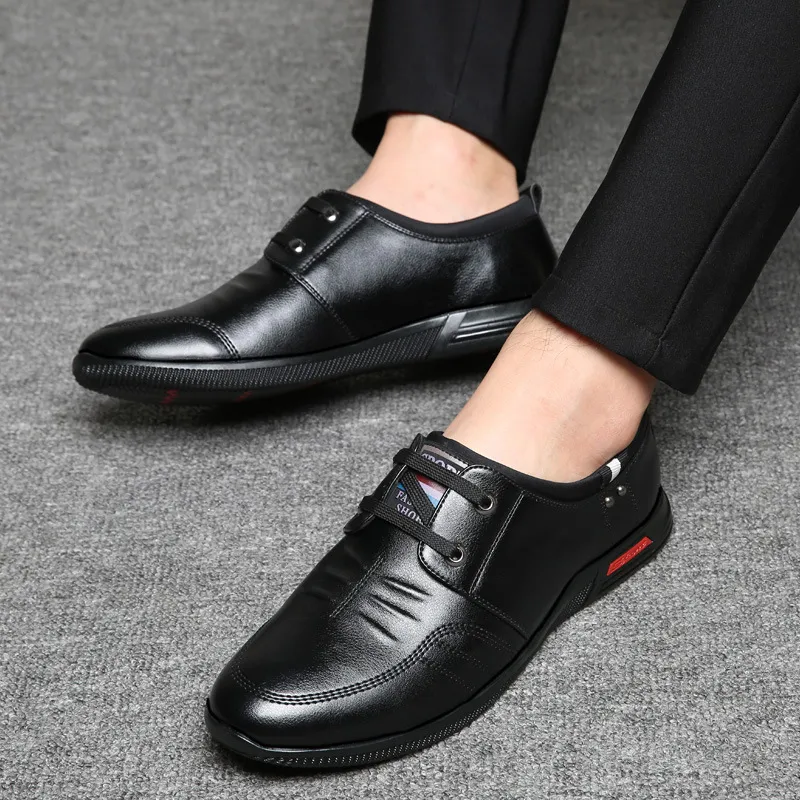 Wholesale UIK90 Mens Leather Loafers Breathable Casual Round  display picture 3