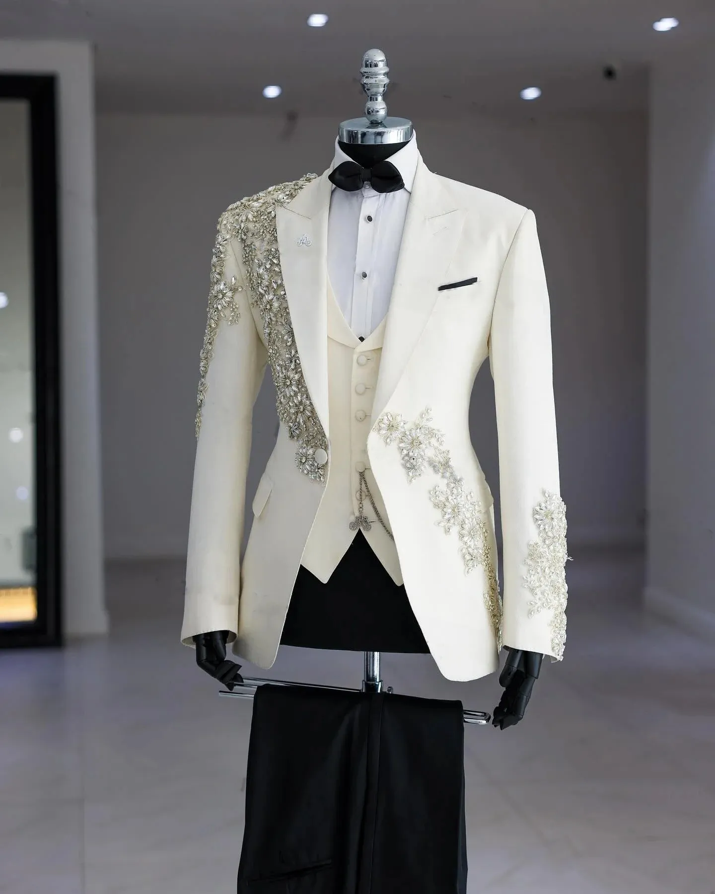Premium Custom Mens Suits: Luxurious 2-Piece Crystal Lapel Blazer 