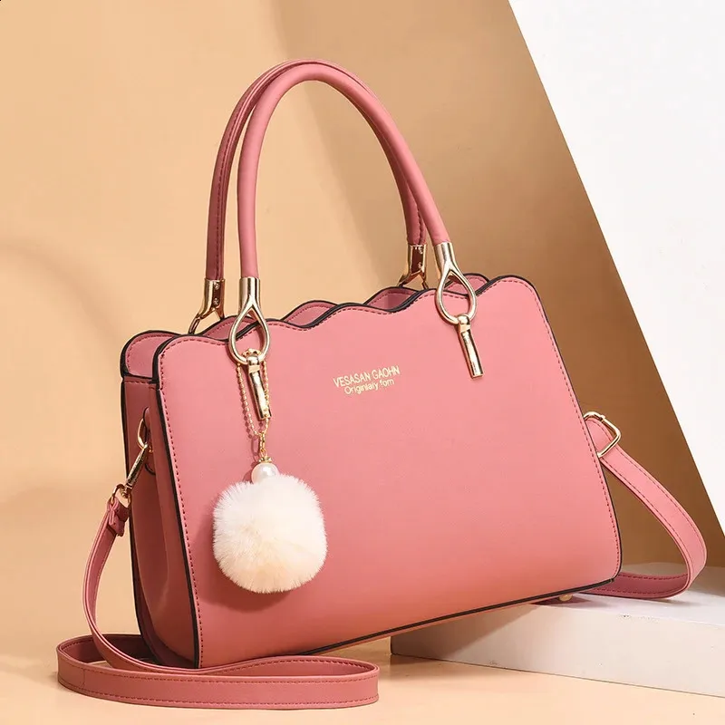 Large Capacity Fashion Womens Shoulder Bags Sale With Pendant For Middle Aged Moms 240905 From Totelove 17.73 DHgate.Com