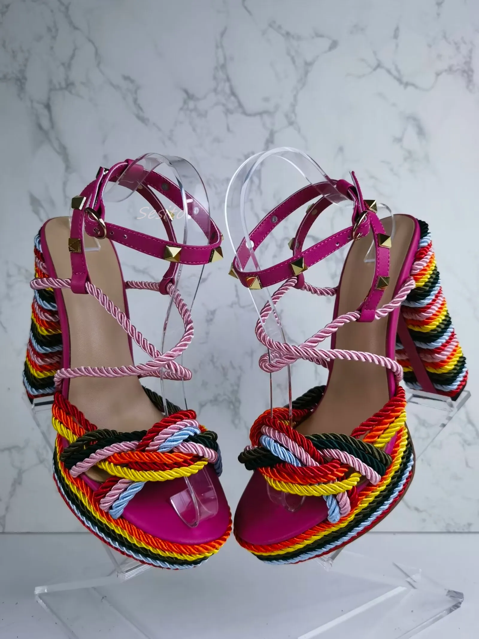 YELLO FROST PLATFORM SANDALS (ほぼ未使用) YELLO FROST PLATFORM SANDALS (ほぼ未使用) - メルカリ