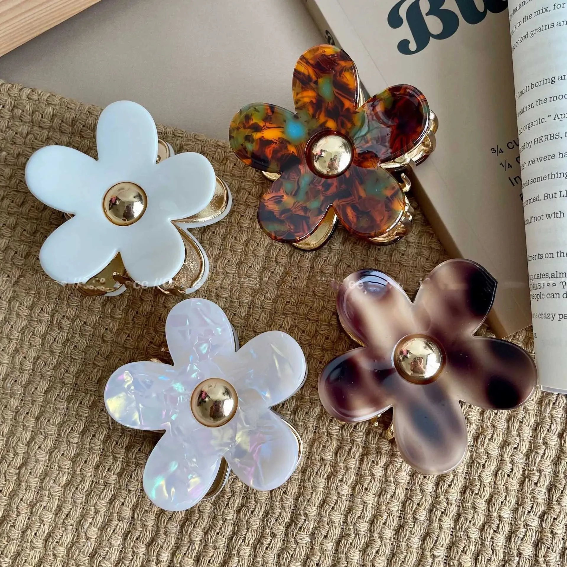 New Flower Hair Clip Acetate Claw Clip Retro Hair... From  display picture 1