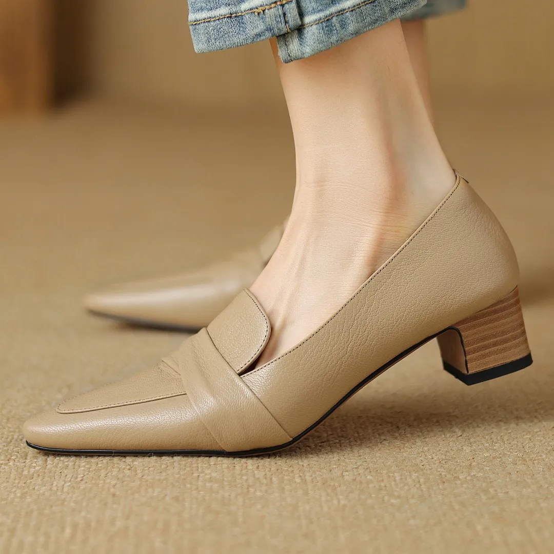 Wholesale White Kitten Heel Pumps: Size Large Sheepskin Pointed
